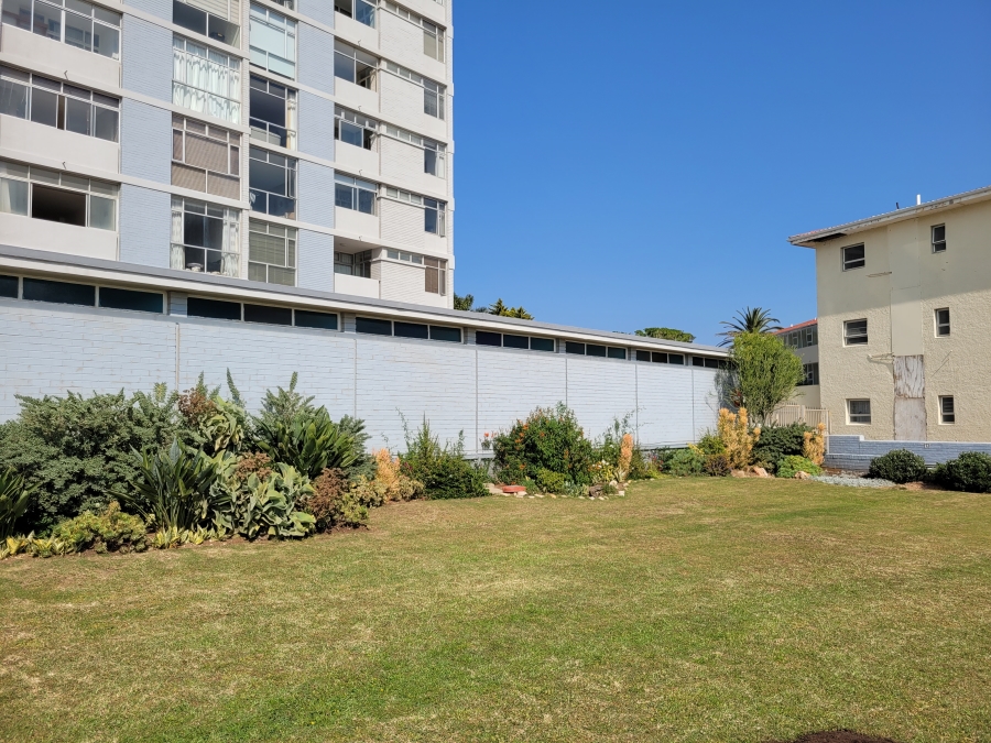 2 Bedroom Property for Sale in Summerstrand Eastern Cape